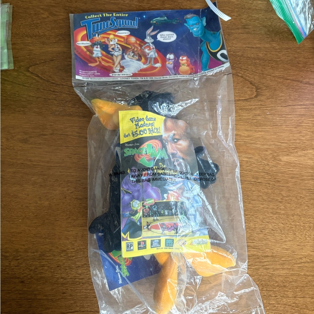 Space Jam Daffy Duck 9" Plush Stuffed Toy McDonalds Vintage 1996 90s SEALED - Picture 2 of 4